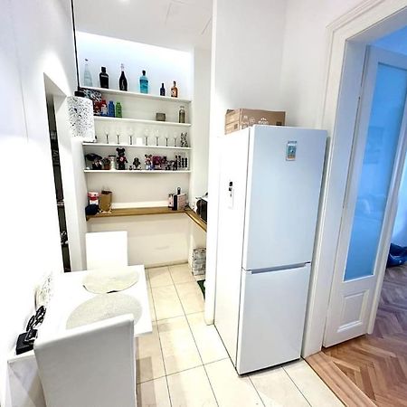 Appartamento Fantastic Location! Superhost 5 Star Praga Esterno foto